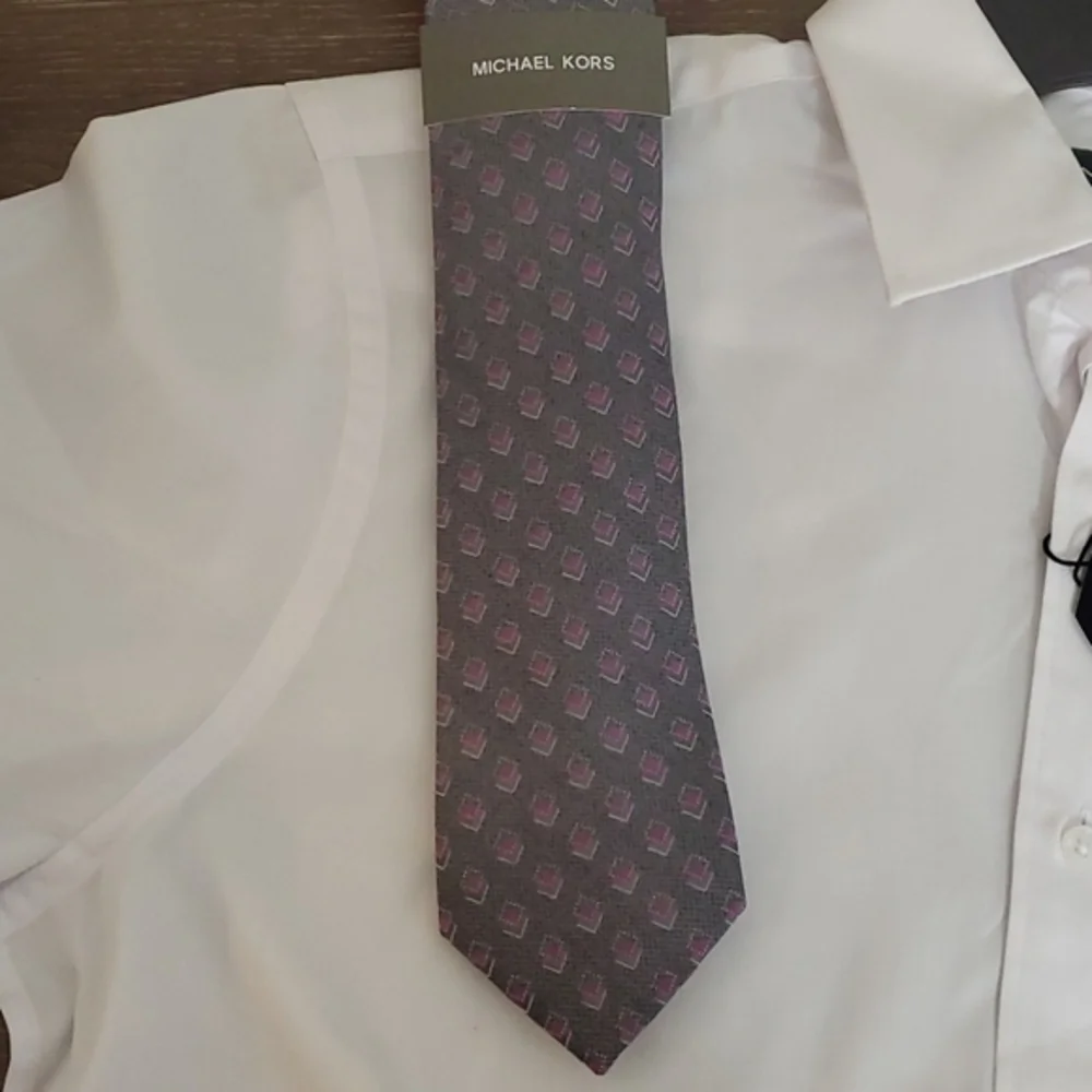 Michael KORS Gray & Pink / Purple Asymmetrical Square‎ Tie NWT